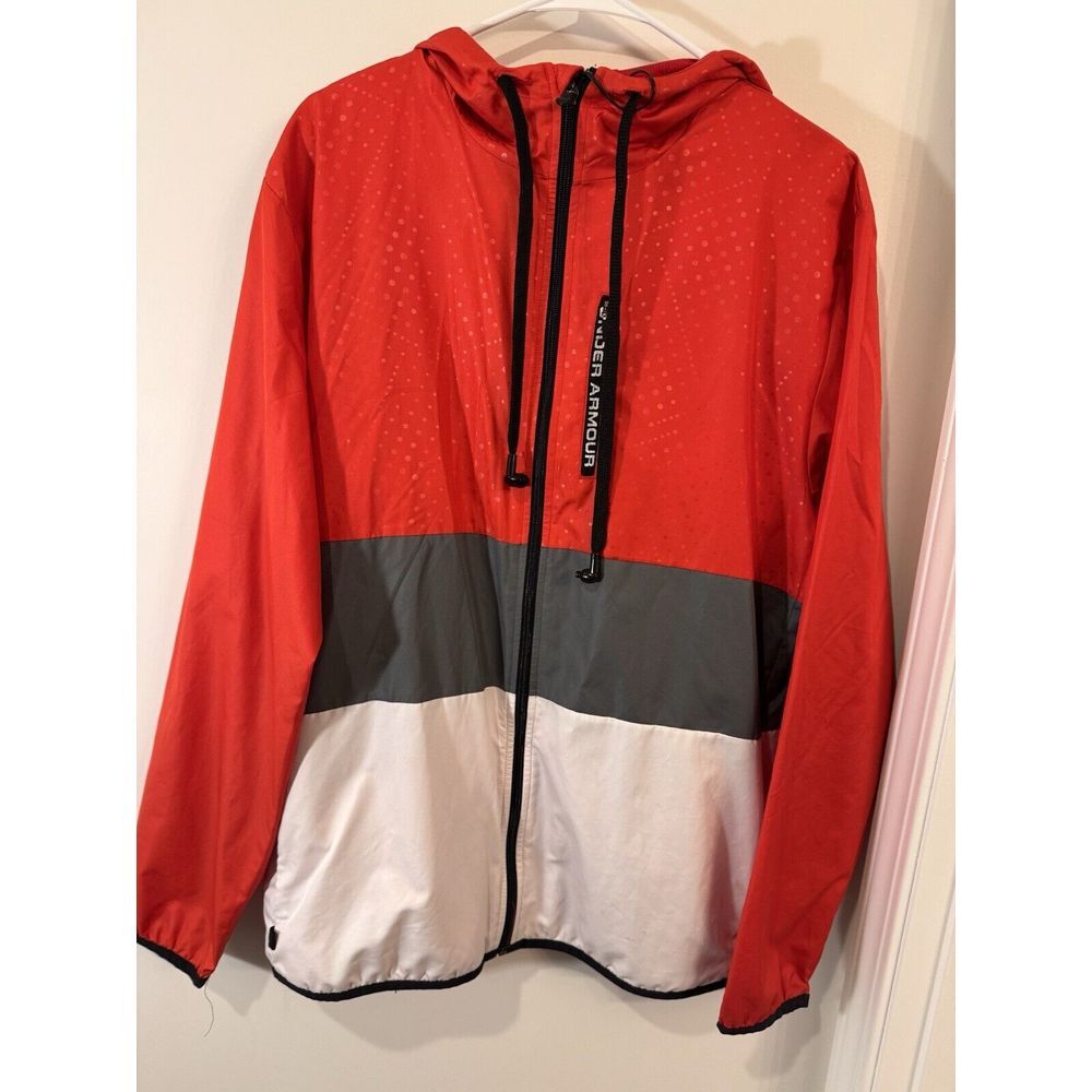 Under Armour Full Zip Windbreaker Training Jacket w/ built In Earbuds. Mens L